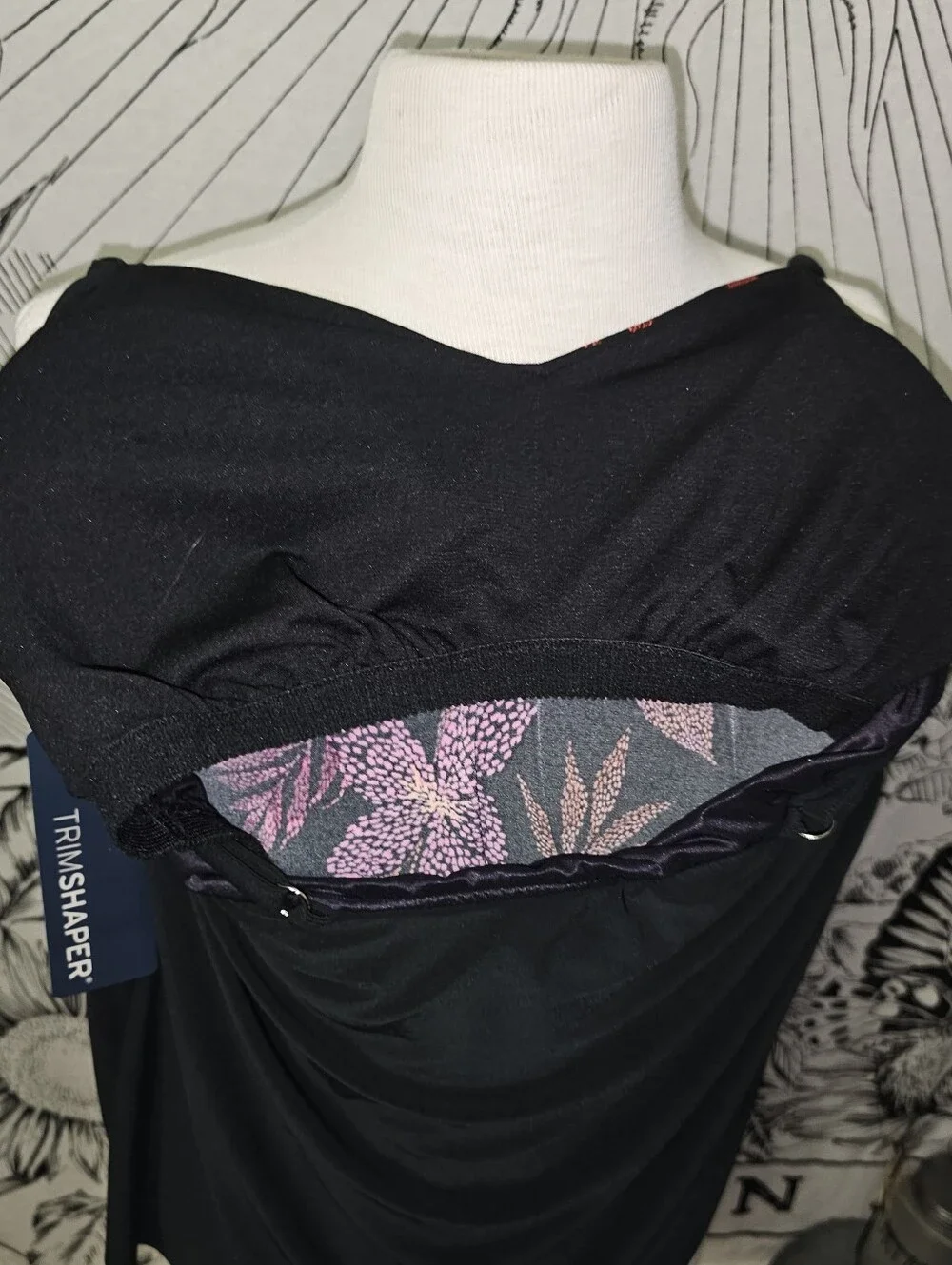 NWT Trimshaper Full Coverage Handkerchief V-Neck Tankini  Sz 16